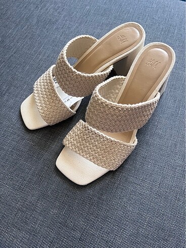37 Beden H&M Hm Bej Örme Topuklu Sandalet Terlik