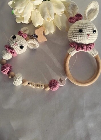 Örgü amigurumi çıngırak ve emzik zinciri seti