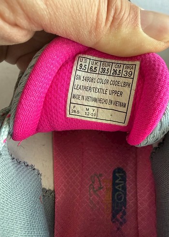 Skechers 39.5 numara Gri Bağcıklı Kadın Spor Ayakkabı - Görsel 4
