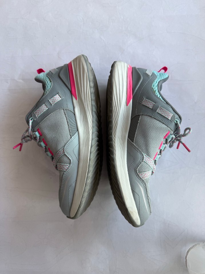 Skechers 39.5 numara Gri Bağcıklı Kadın Spor Ayakkabı - Görsel 3