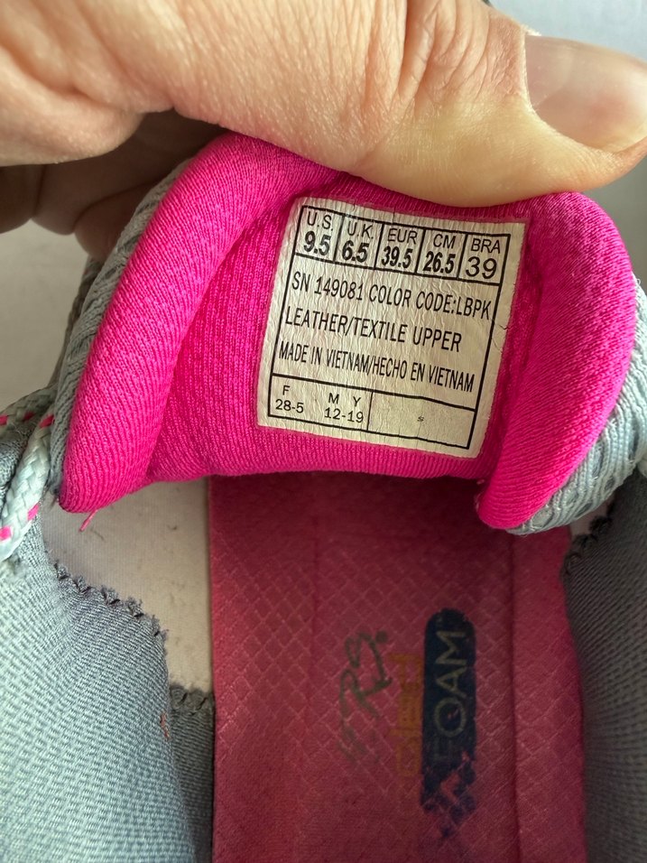 Skechers 39.5 numara Gri Bağcıklı Kadın Spor Ayakkabı - Görsel 4