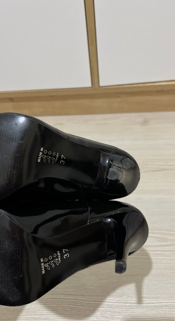 Siyah Parlak Rugan Stiletto Kadın Ayakkabı - Görsel 2