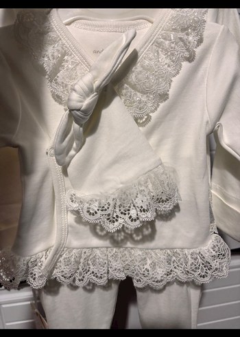 Beyaz Dantelli Uzun Kollu Bebek Kıyafet Seti - Görsel 2