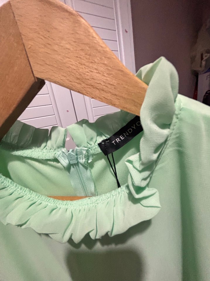 Fırfırlı Kolsuz Uzun Yeşil Elbise - Görsel 4