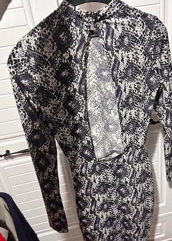 Yılan Desenli Gri Midi Triko Elbise - Görsel 2