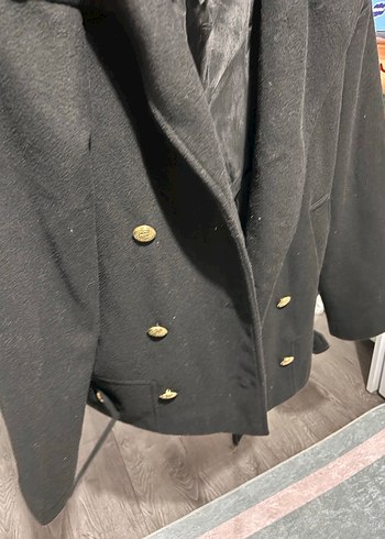 Düğmeli Siyah kısa kaban - Görsel 3