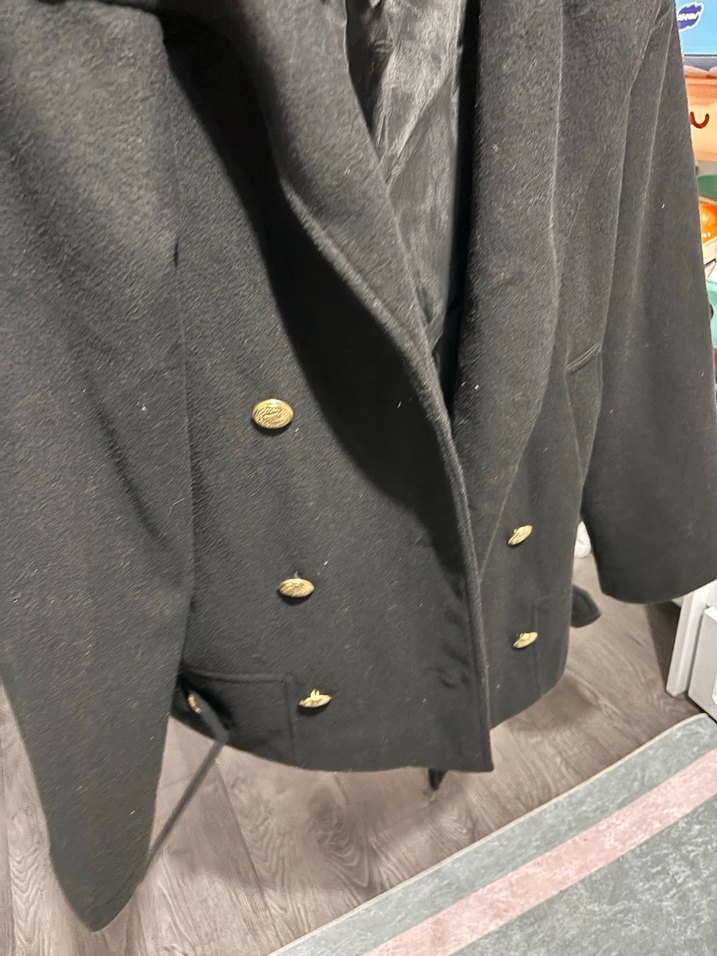 Düğmeli Siyah kısa kaban - Görsel 3