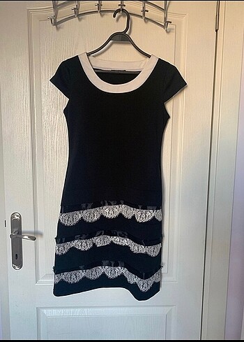 Dantelli elbise ve tshirt
