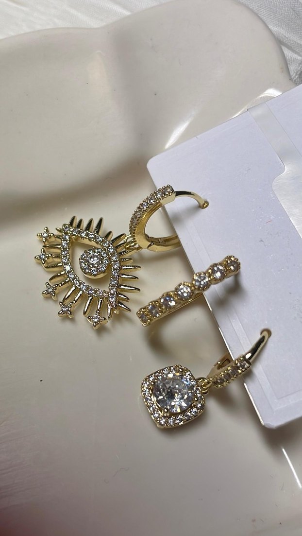 Altın Renkli Mini Payetli Küpe Seti - Görsel 2