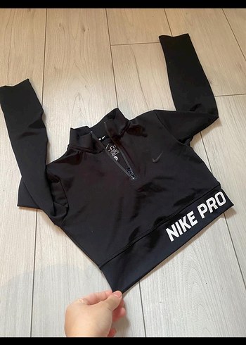 Nike Pro Siyah Yarım Fermuarlı Crop Top - Görsel 2