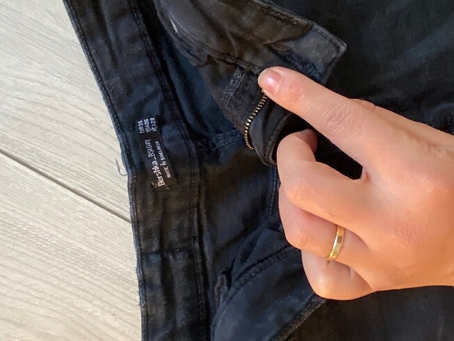 m Beden siyah Renk Bershka Şort