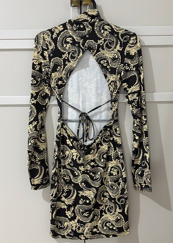 Bershka Zincir Detaylı Yılan Desenli Siyah Mini Elbise