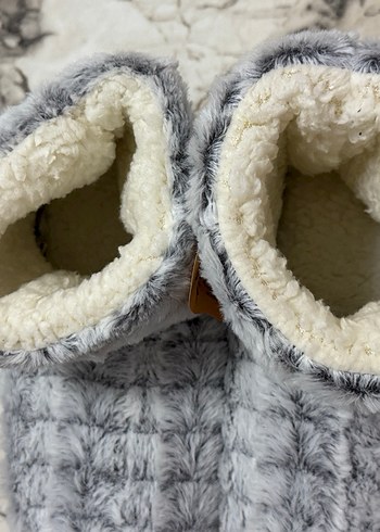 Gri Kürklü Sıcak Ev Terliği - Görsel 3