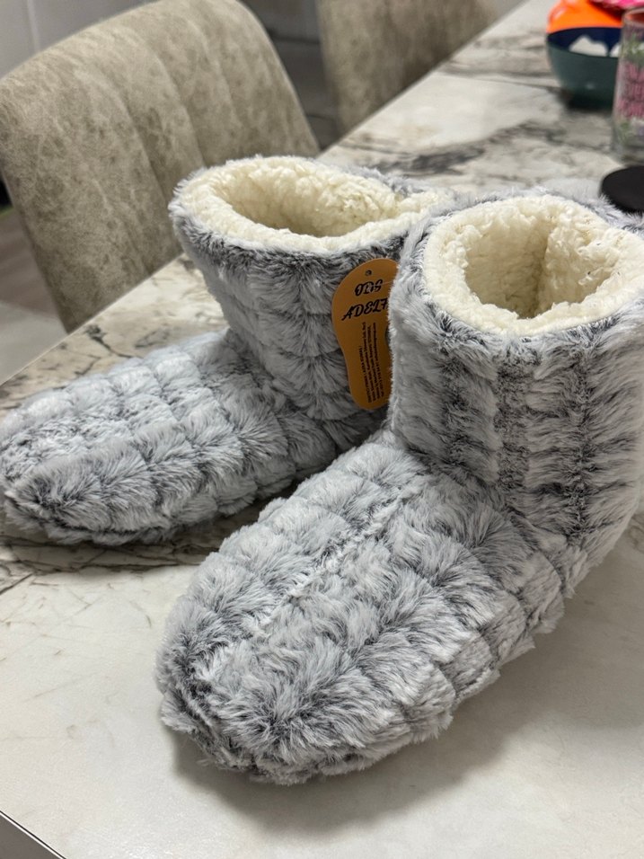 Gri Kürklü Sıcak Ev Terliği - Görsel 2