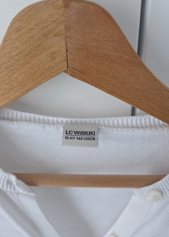 Beyaz Pamuklu Düğmeli Kız Hırka - Görsel 2