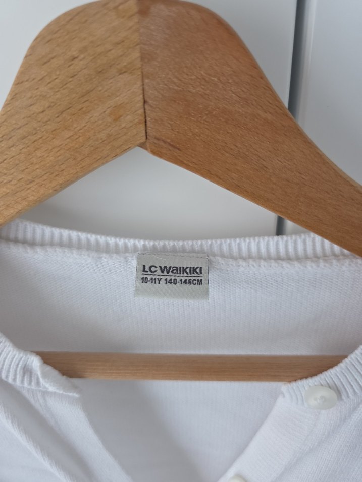 Beyaz Pamuklu Düğmeli Kız Hırka - Görsel 2