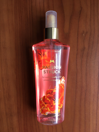 Victoria's secret body mist yepyeni