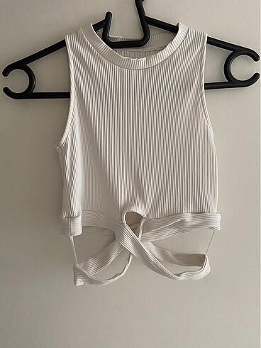 beyaz çapraz crop top