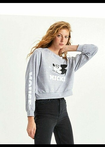 Sweatshirt