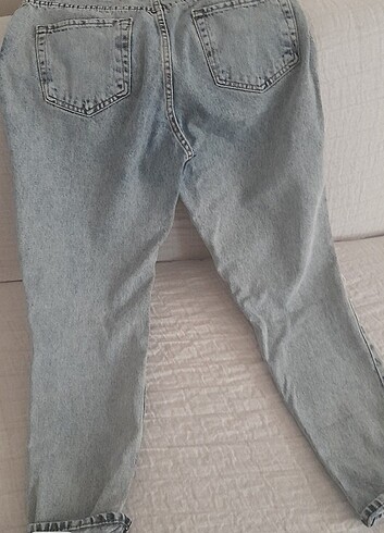 Bershka Yirtik mom jeans 
