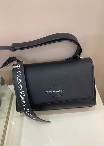 Calvin Klein Calvin Klein Siya Kadın çapraz çant çok kullanıldı