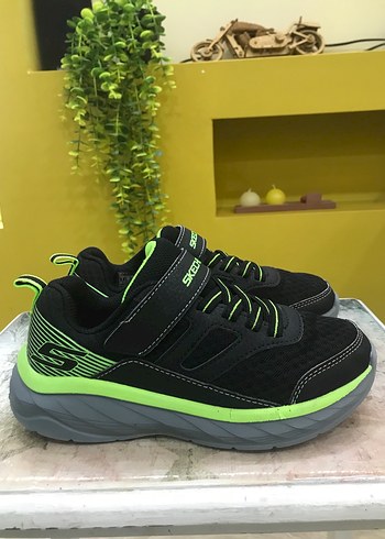 Skechers 32