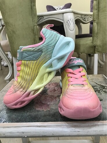 31 Beden çeşitli Renk ORİJİNAL SKECHERS
