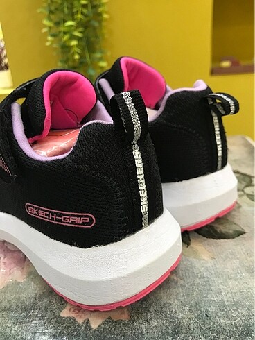 29 Beden siyah Renk ORİJİNAL SKECHERS