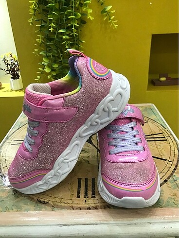 32 Beden çeşitli Renk ORİJİNAL SKECHERS
