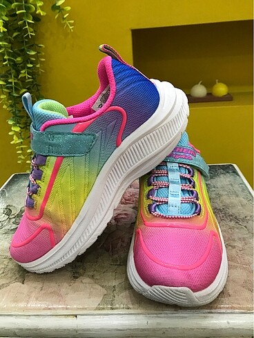 31 Beden çeşitli Renk ORİJİNAL SKECHERS
