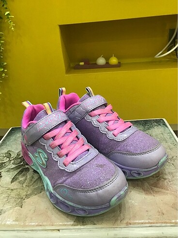 33 Beden çeşitli Renk ORİJİNAL SKECHERS