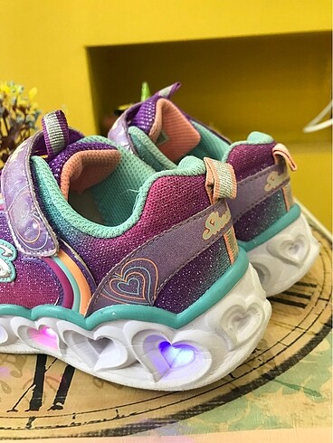 32 Beden çeşitli Renk ORİJİNAL SKECHERS