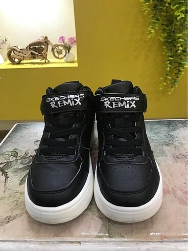 29 Beden siyah Renk ORİJİNAL SKECHERS REMİX