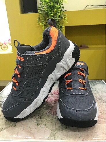 33 Beden çeşitli Renk ORİJİNAL SKECHERS
