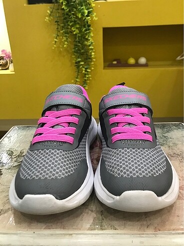 35 Beden ORİJİNAL SKECHERS