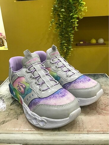 32 Beden çeşitli Renk ORİJİNAL SKECHERS