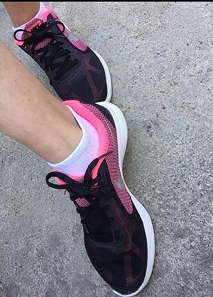 36,5 Beden siyah Renk 36.5 orjinal nike ayakkabı