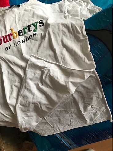 xl Beden Burberrys yazılı tişört