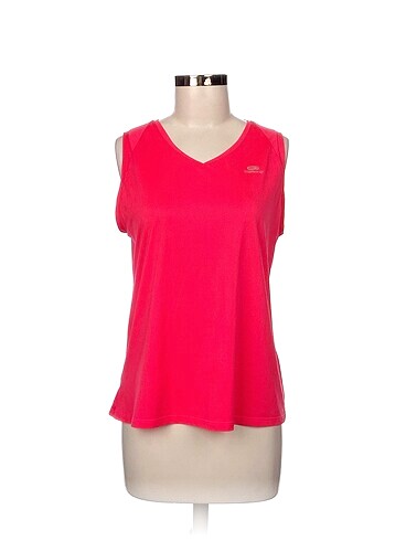 Decathlon T-shirt %70 İndirimli.