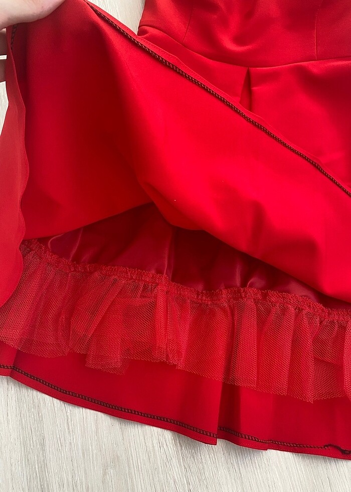 Kırmızı Gece Elbisesi - Görsel 3