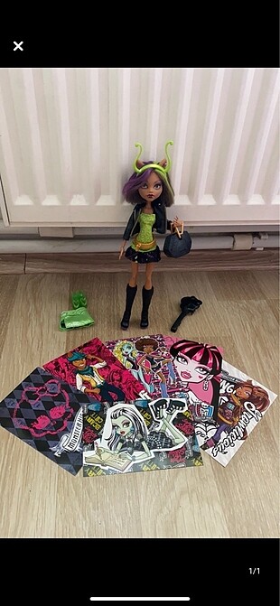 Monster High Bebeği