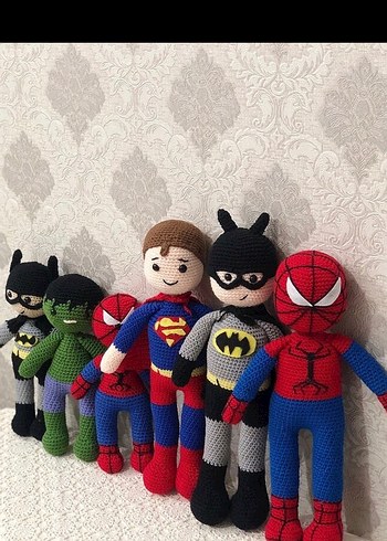 Renkli Süper Kahraman Amigurumi Figürleri