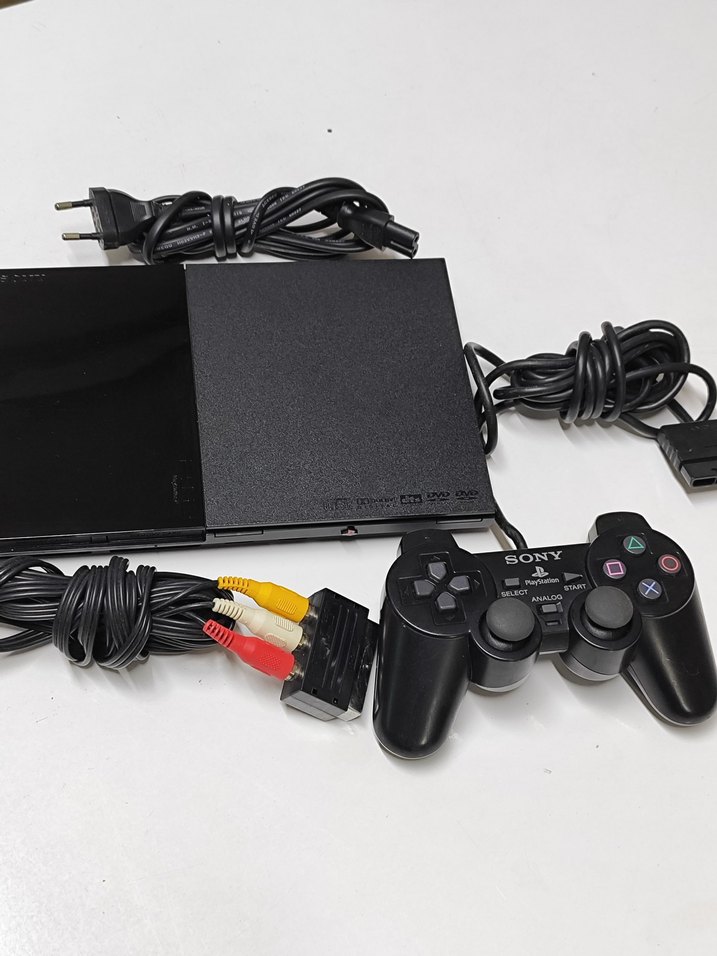 Sony PlayStation 2 Konsol ve Kontrolcüsü - Görsel 2