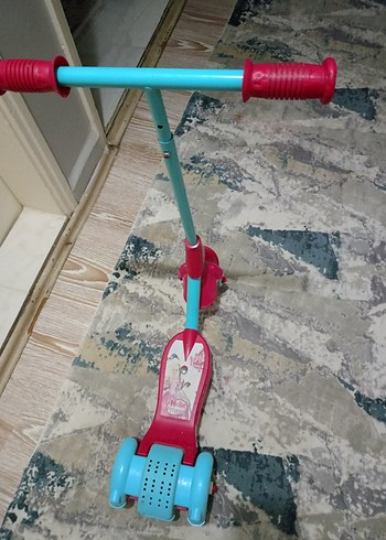  Beden Renkli Pembe Çocuk Scooterı