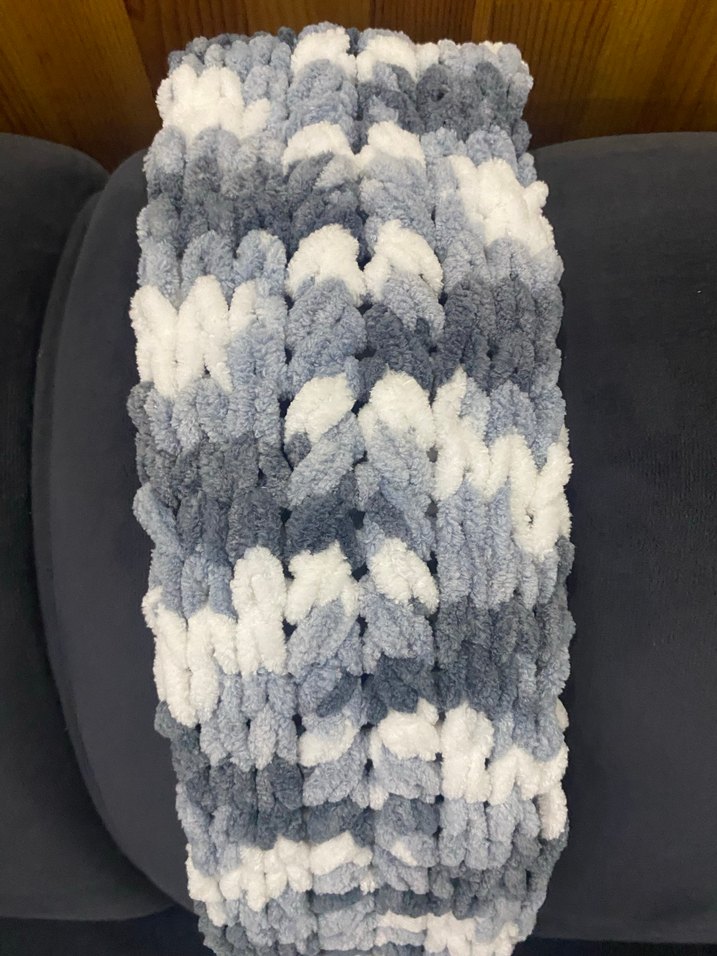 Gri Bağlamalı Desen Örgü Çocuk Battaniyesi - Görsel 2