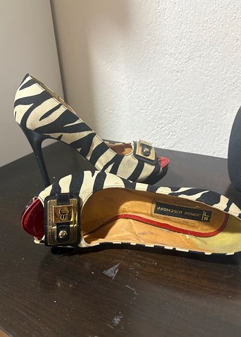 Kemer Detaylı Zebra Desenli Platform Topuklu Kadın Ayakkabı - Görsel 5