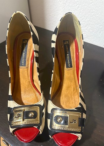 Kemer Detaylı Zebra Desenli Platform Topuklu Kadın Ayakkabı - Görsel 4