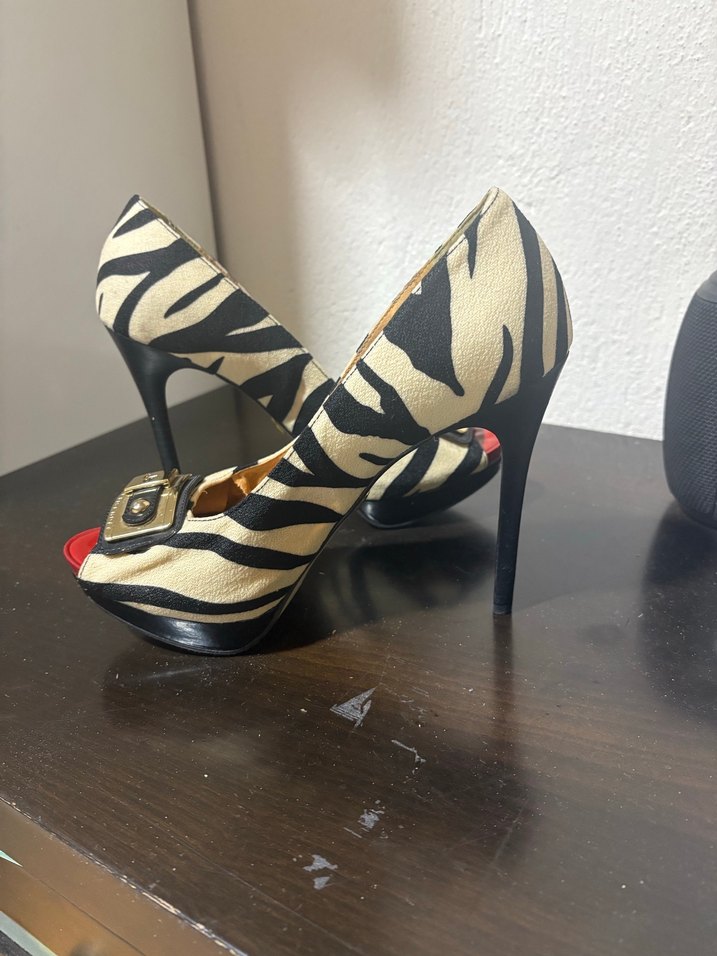 Kemer Detaylı Zebra Desenli Platform Topuklu Kadın Ayakkabı - Görsel 2