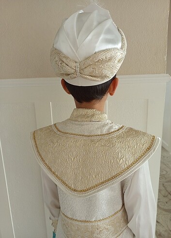 8 Yaş Beden beyaz Renk Sünnet kıyafeti kaftan