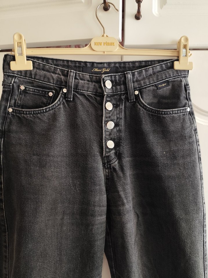 Gri Düğmeli Bol Kesim Kadın Kot Pantolon - Görsel 2